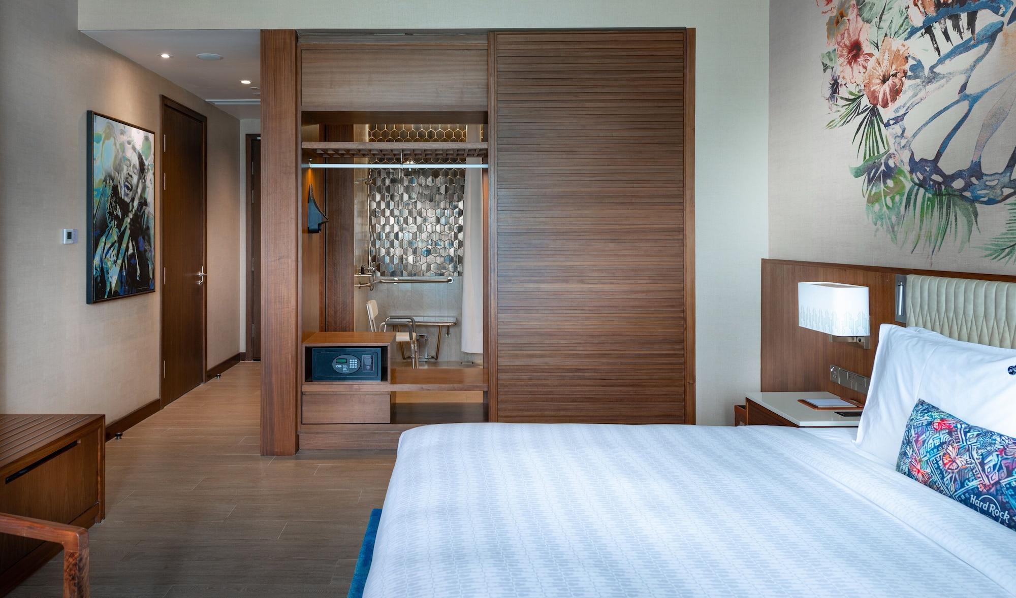 Hard Rock Hotel Desaru Coast Esterno foto A bedroom at the hotel