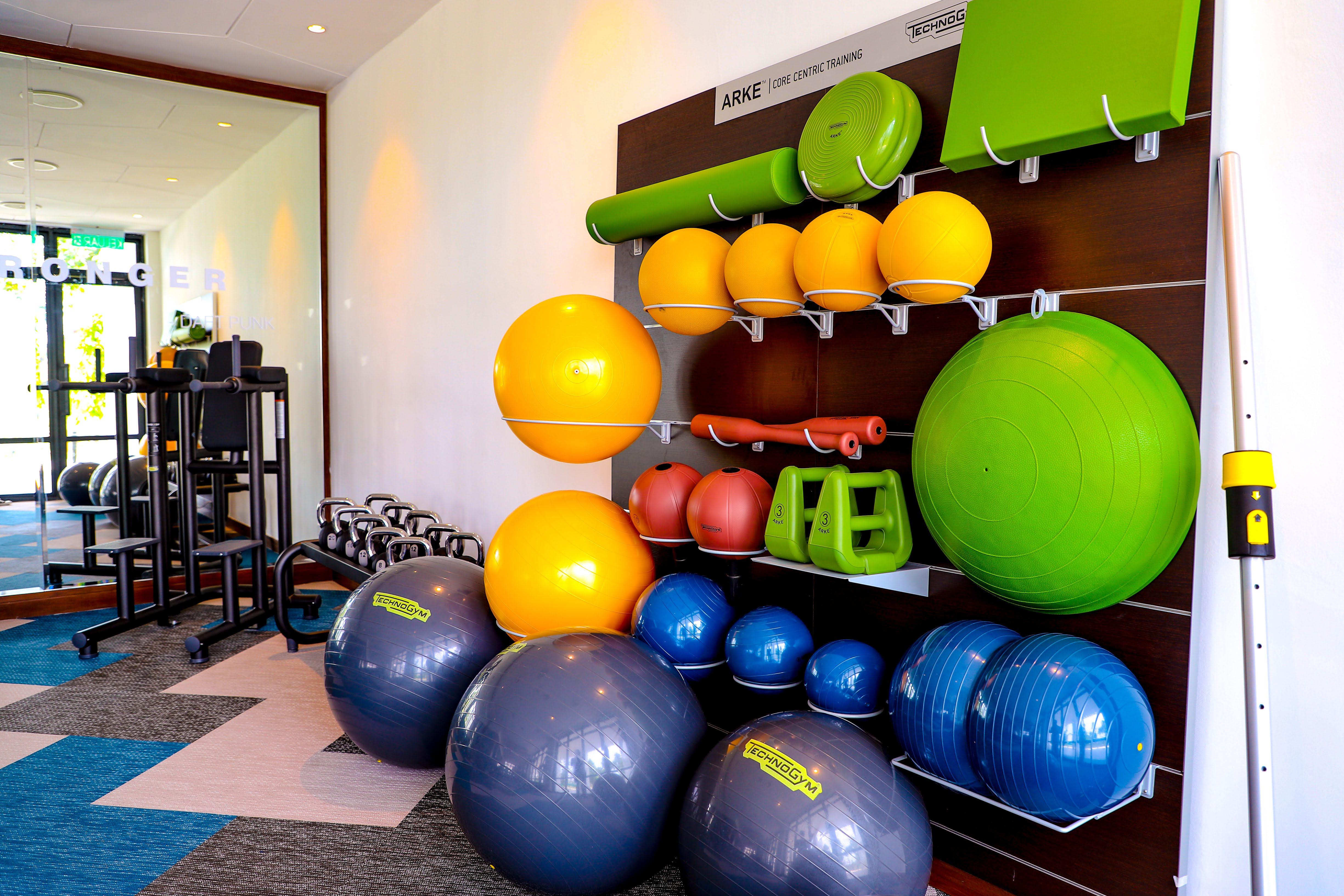 Hard Rock Hotel Desaru Coast Esterno foto Exercise balls