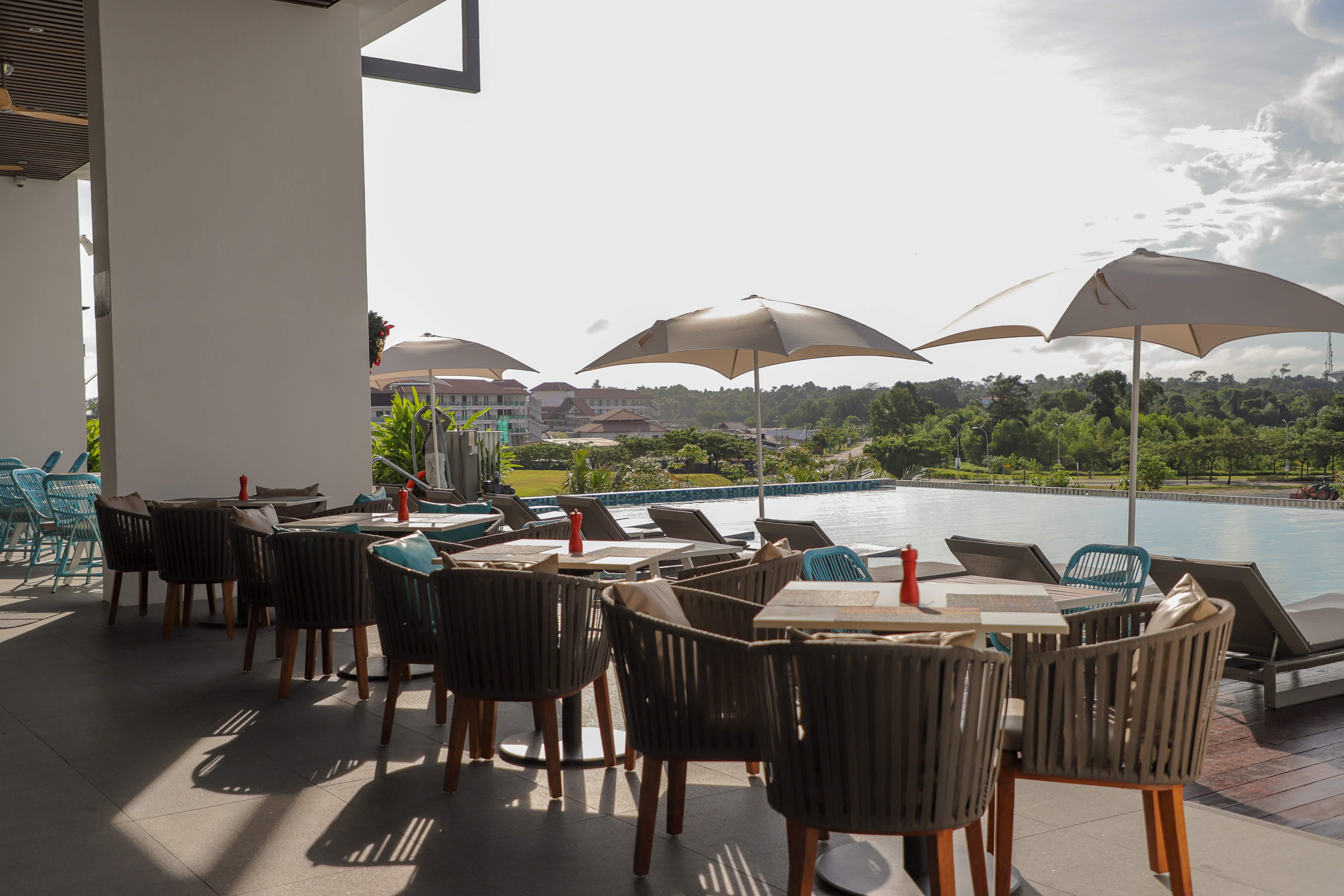 Hard Rock Hotel Desaru Coast Esterno foto The poolside at the hotel