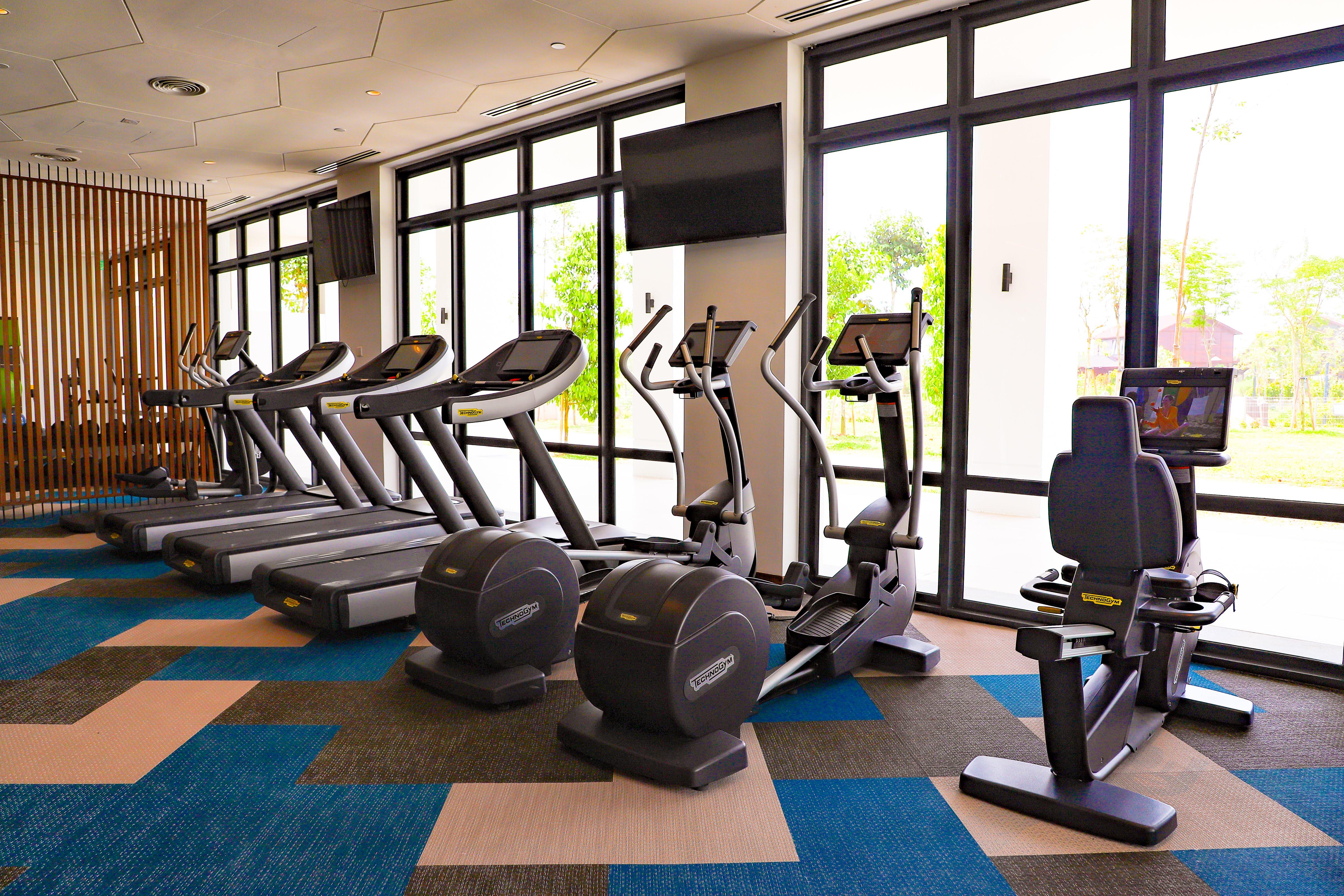 Hard Rock Hotel Desaru Coast Esterno foto The gym at the hotel