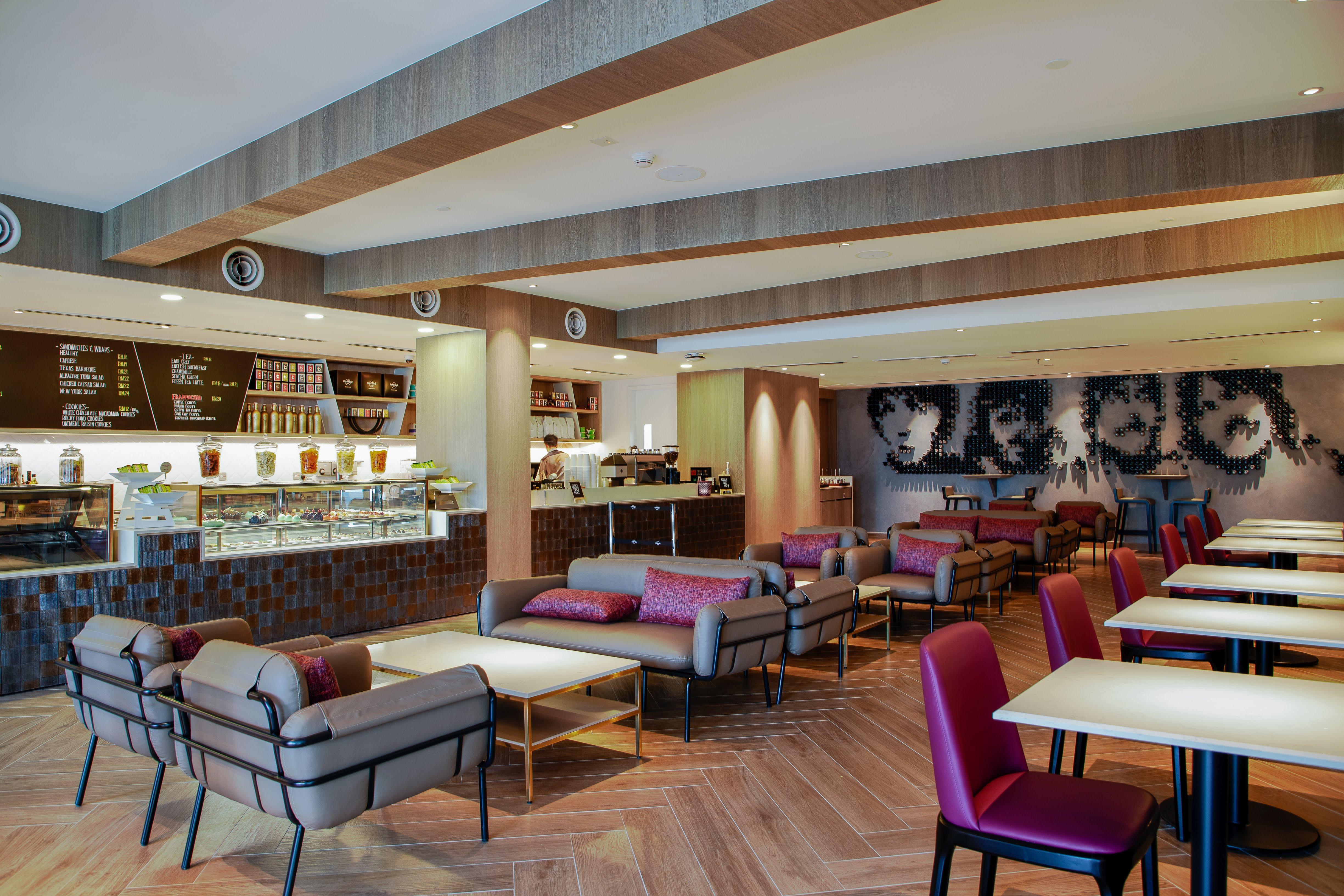 Hard Rock Hotel Desaru Coast Esterno foto The lounge at the airport