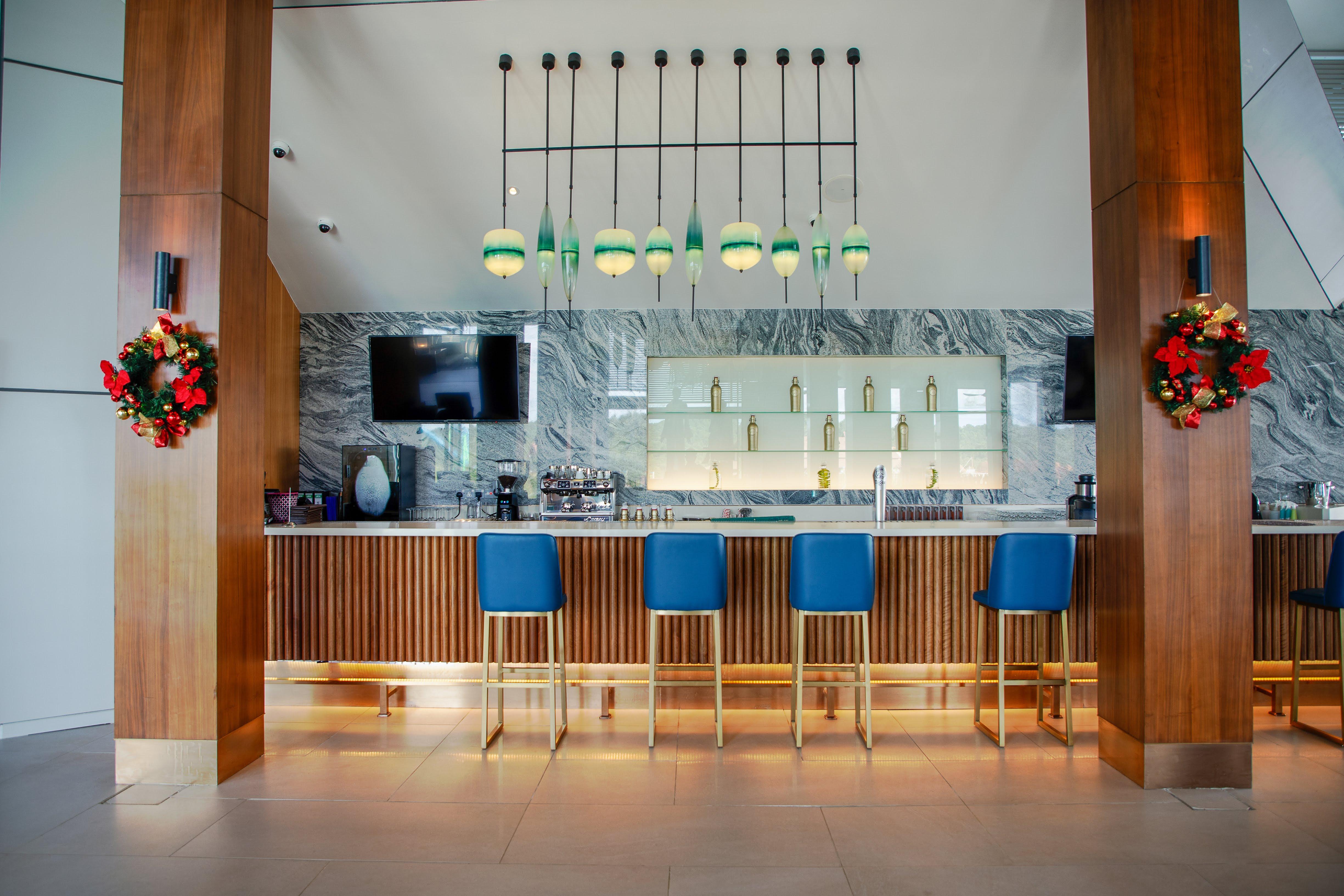 Hard Rock Hotel Desaru Coast Esterno foto The bar at the lounge