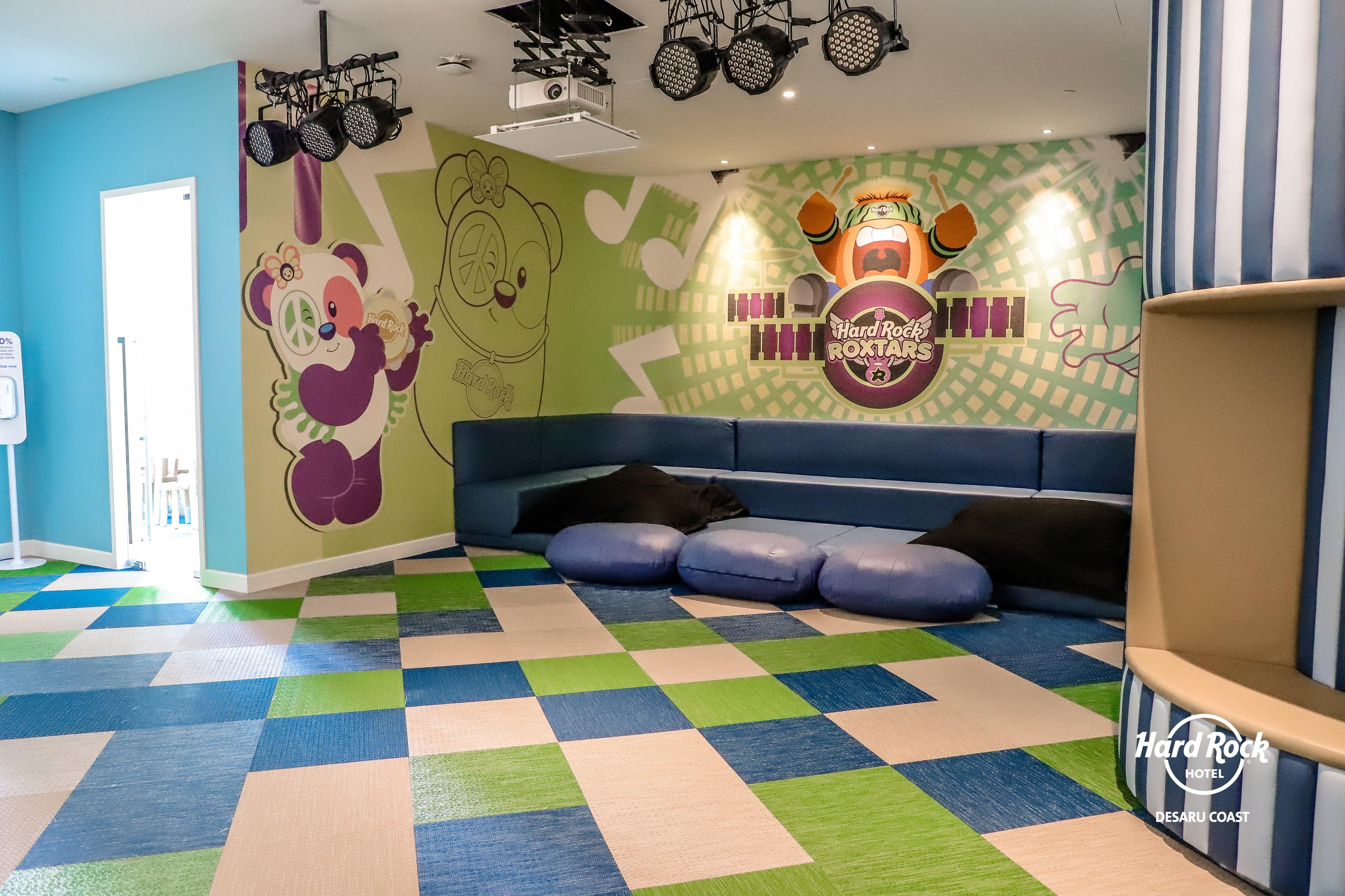 Hard Rock Hotel Desaru Coast Esterno foto The interior of the Hard Rock Hotel's kids club